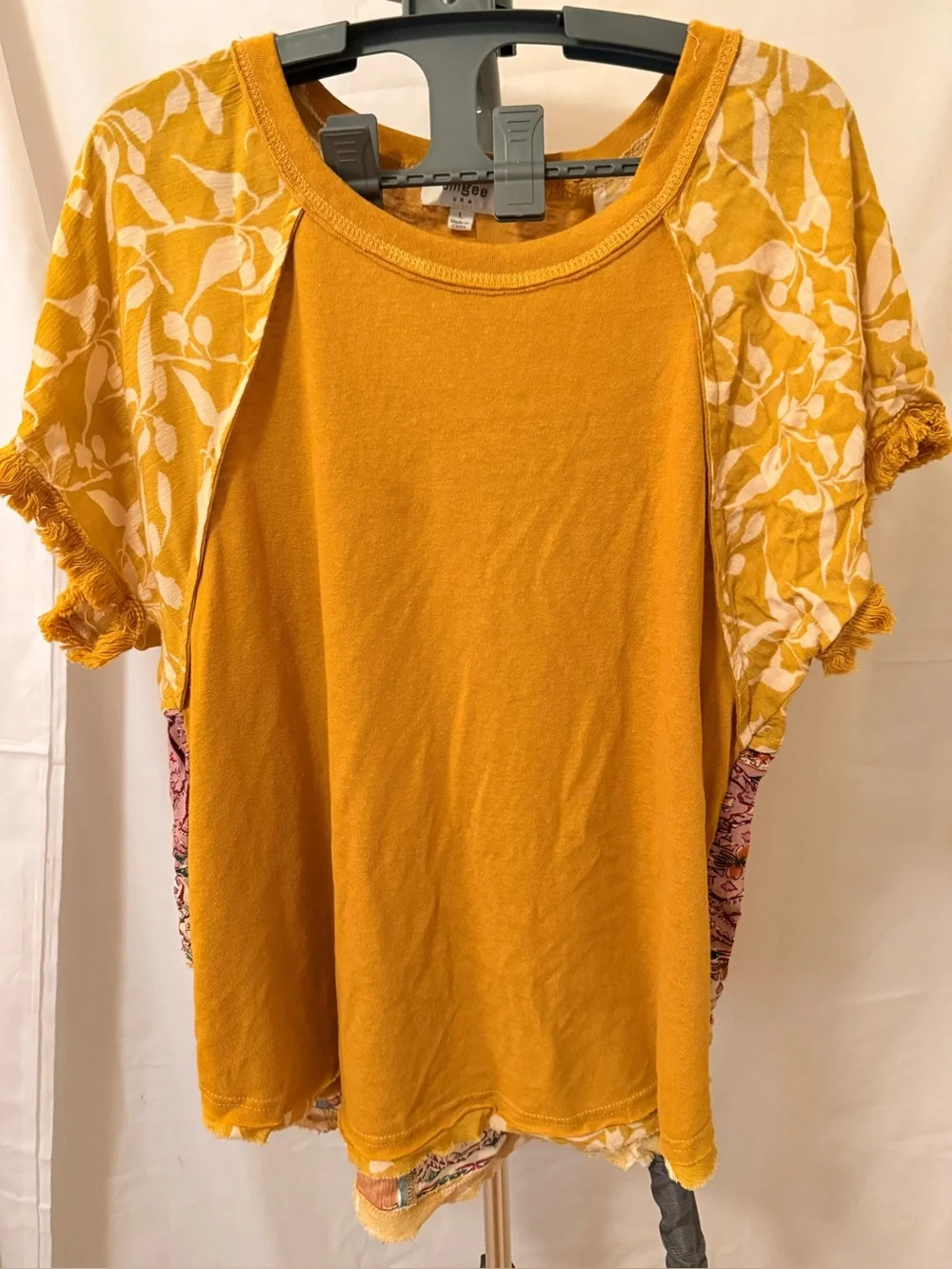 Umgee Women’s Size large Mustard Yellow Mixed-Print Women’s top - Picture 1 of 7